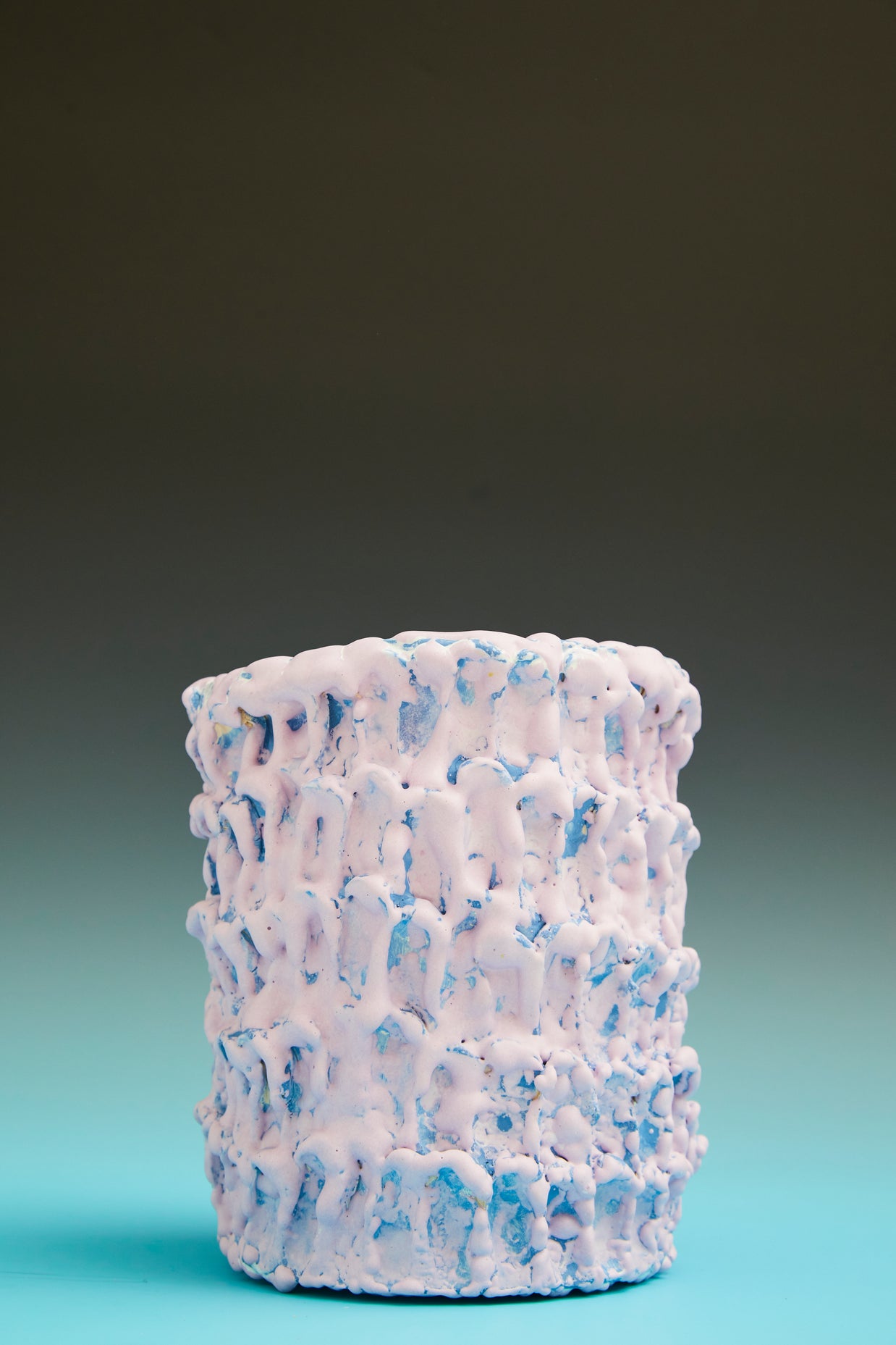 Vaso in ceramica in lilla bubble e blu reale, "Medio" 21 cm, serie Onda