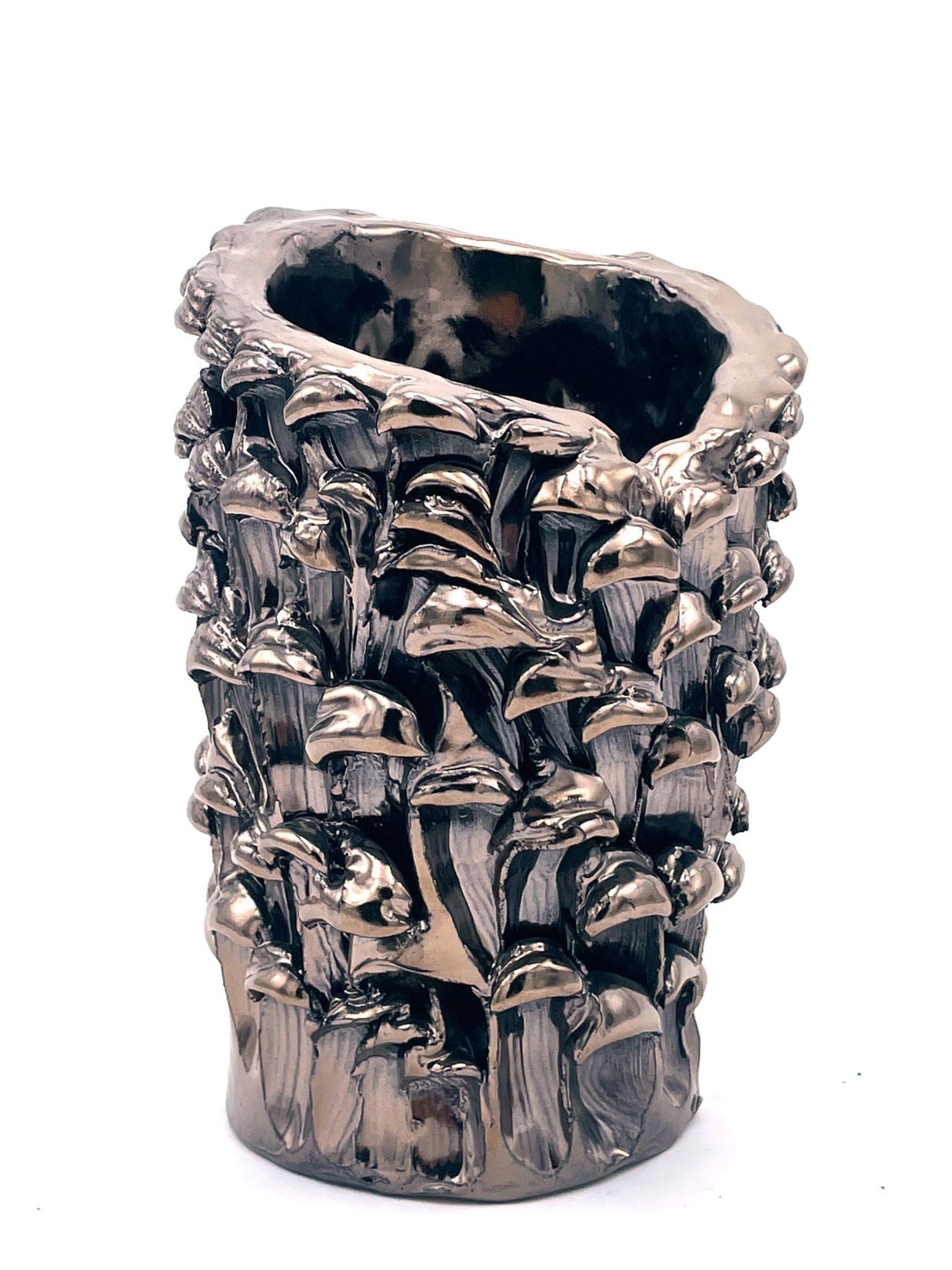 Alternate front view of the Ceramic Vase in Metallic Platinum, showcasing its elegant shape and luminous surface on a white background.